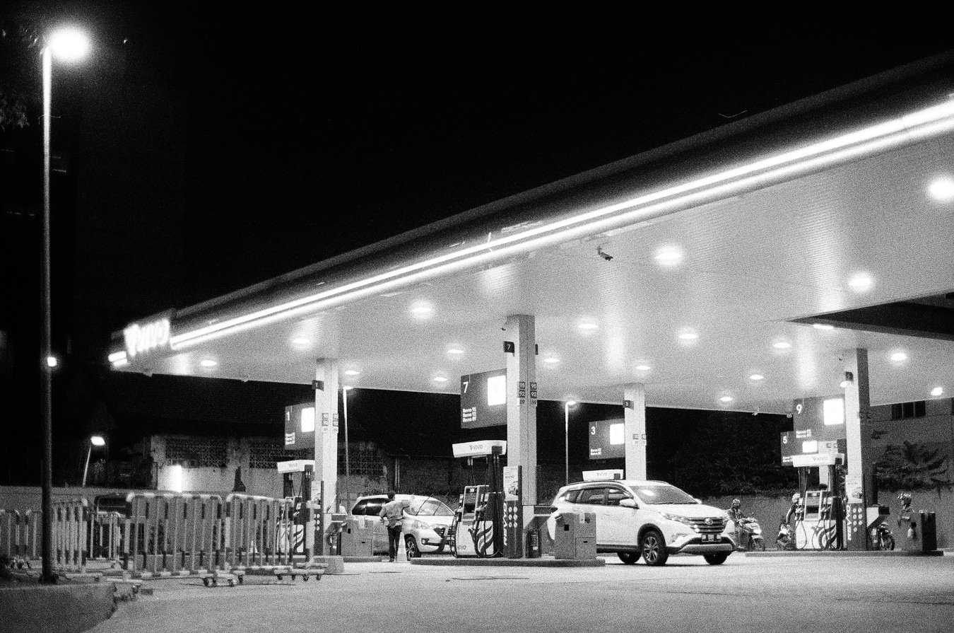Kentmere 400 sample photo: Night Gas Station in Black and White Film