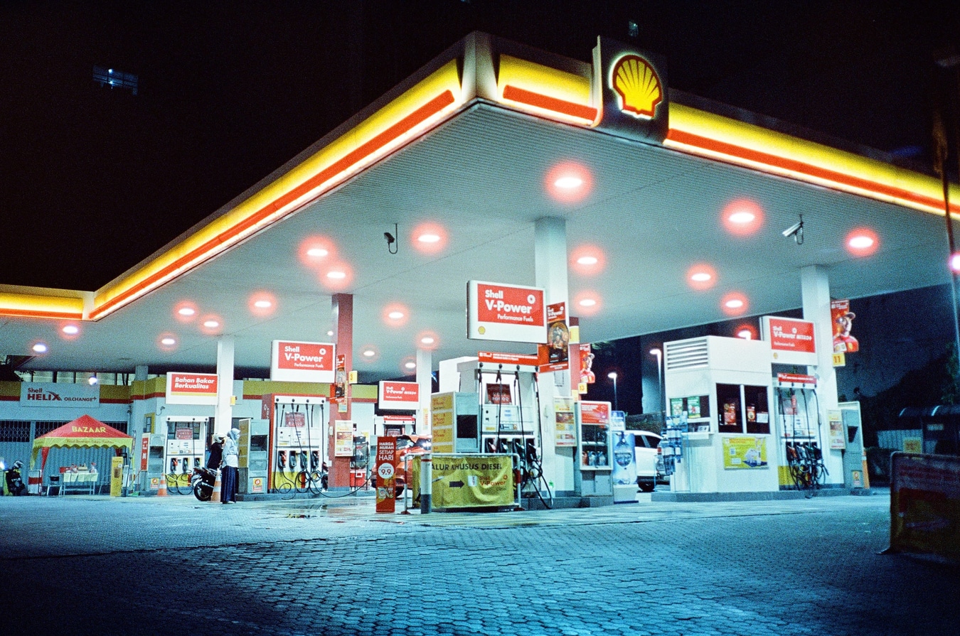 Shell Gas Station at Night on Cinestill 800T